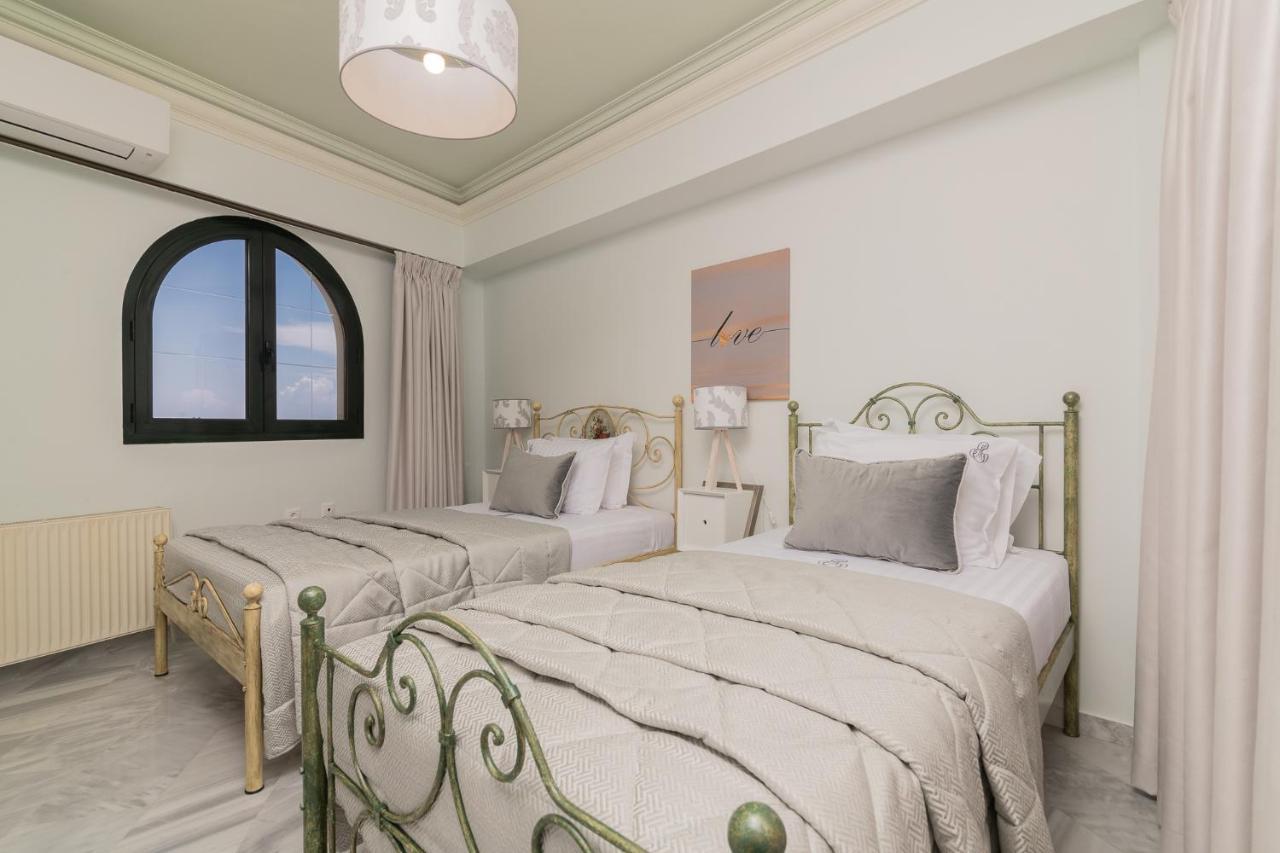 Exanimo Luxury Apartments ザキントス エクステリア 写真